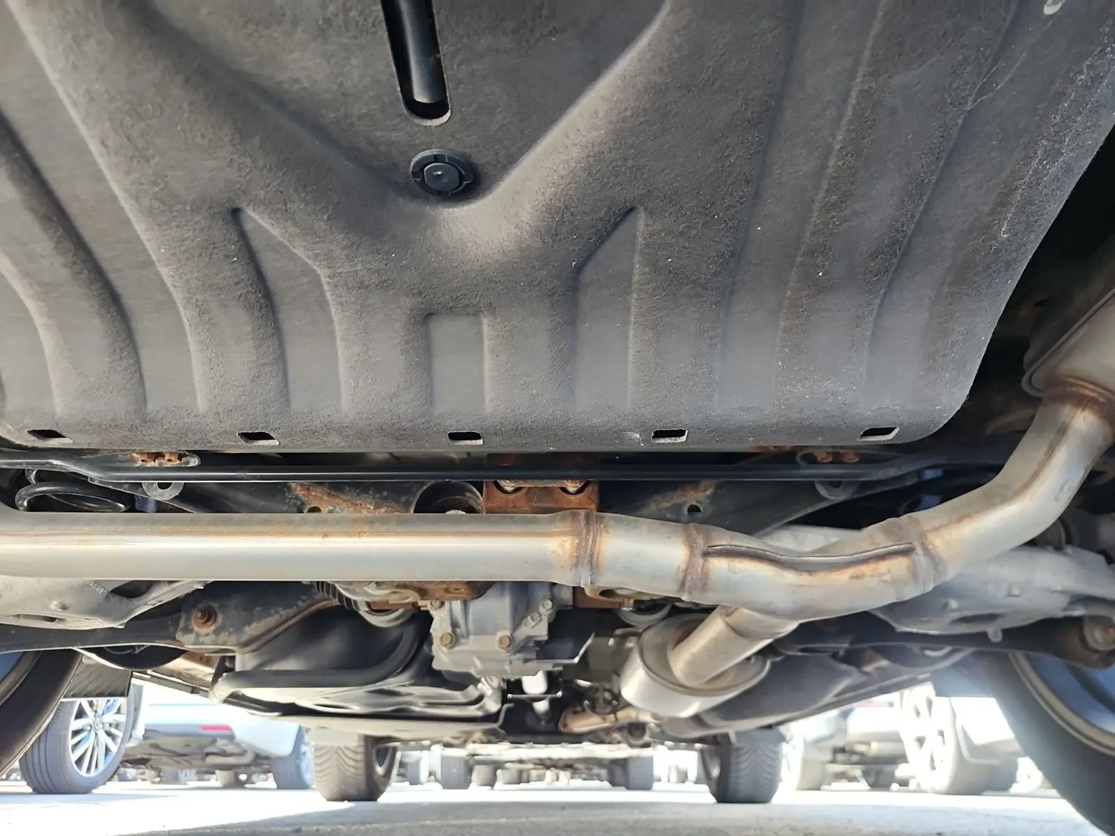 Undercarriage - Rear Photo