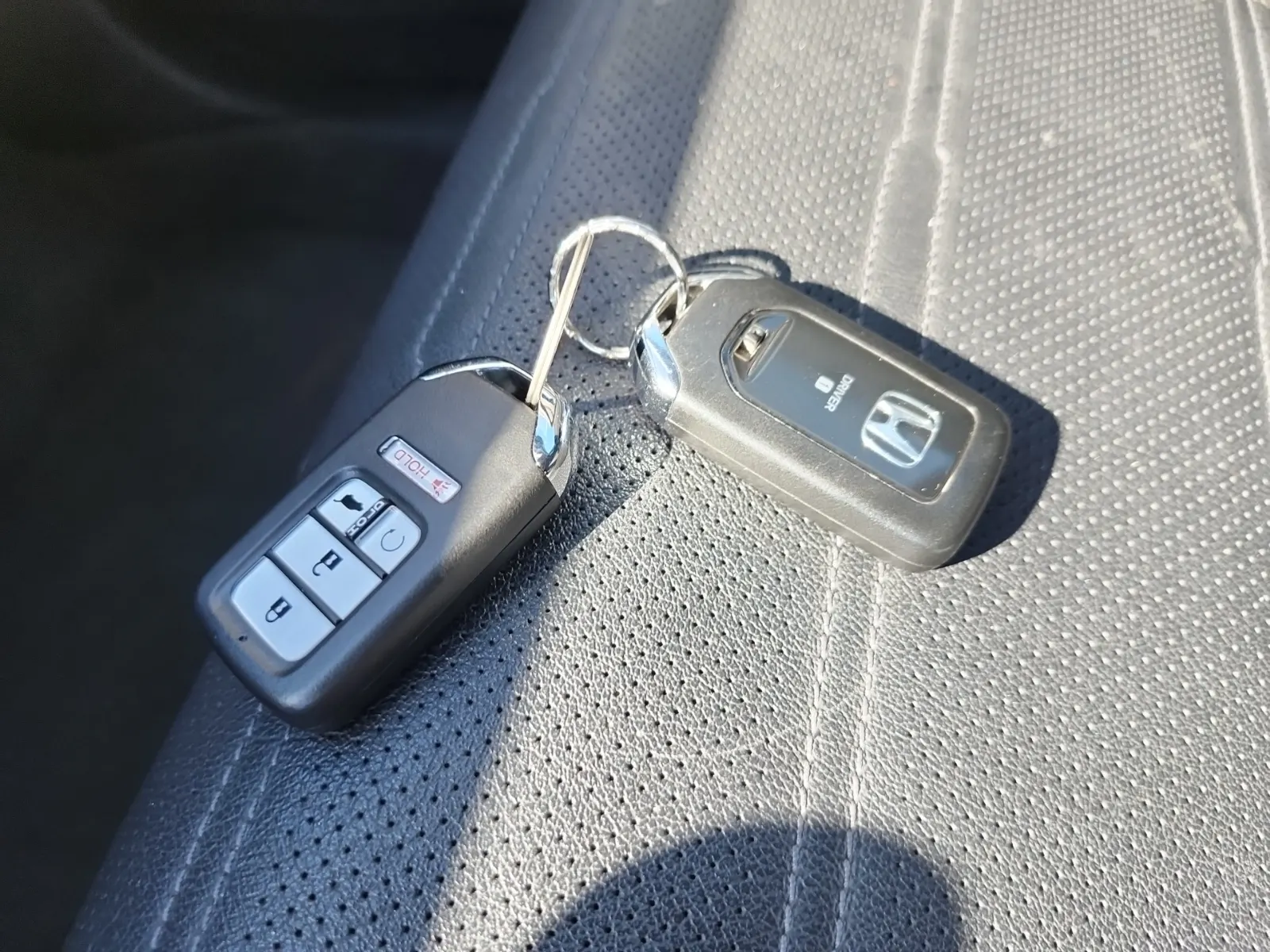Keys/Fobs/Manual Photo