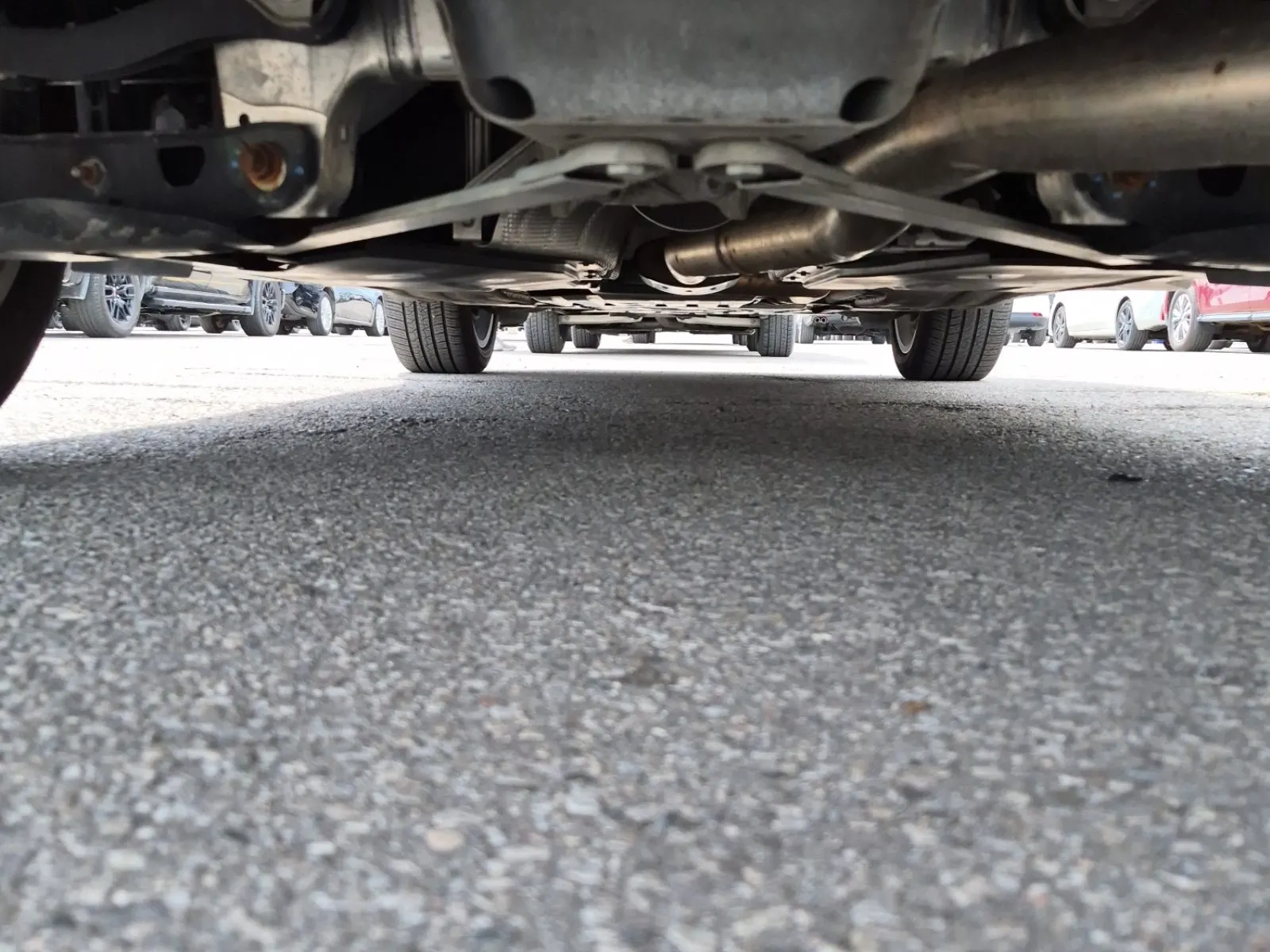 Undercarriage - Rear Photo