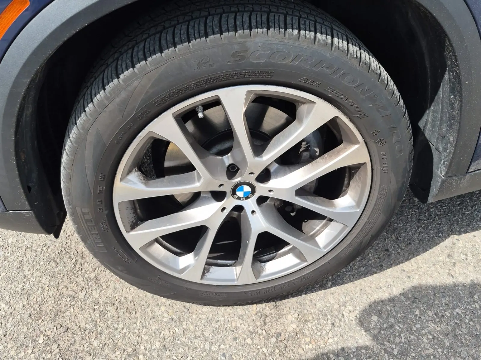 Front driver wheel/tire photo