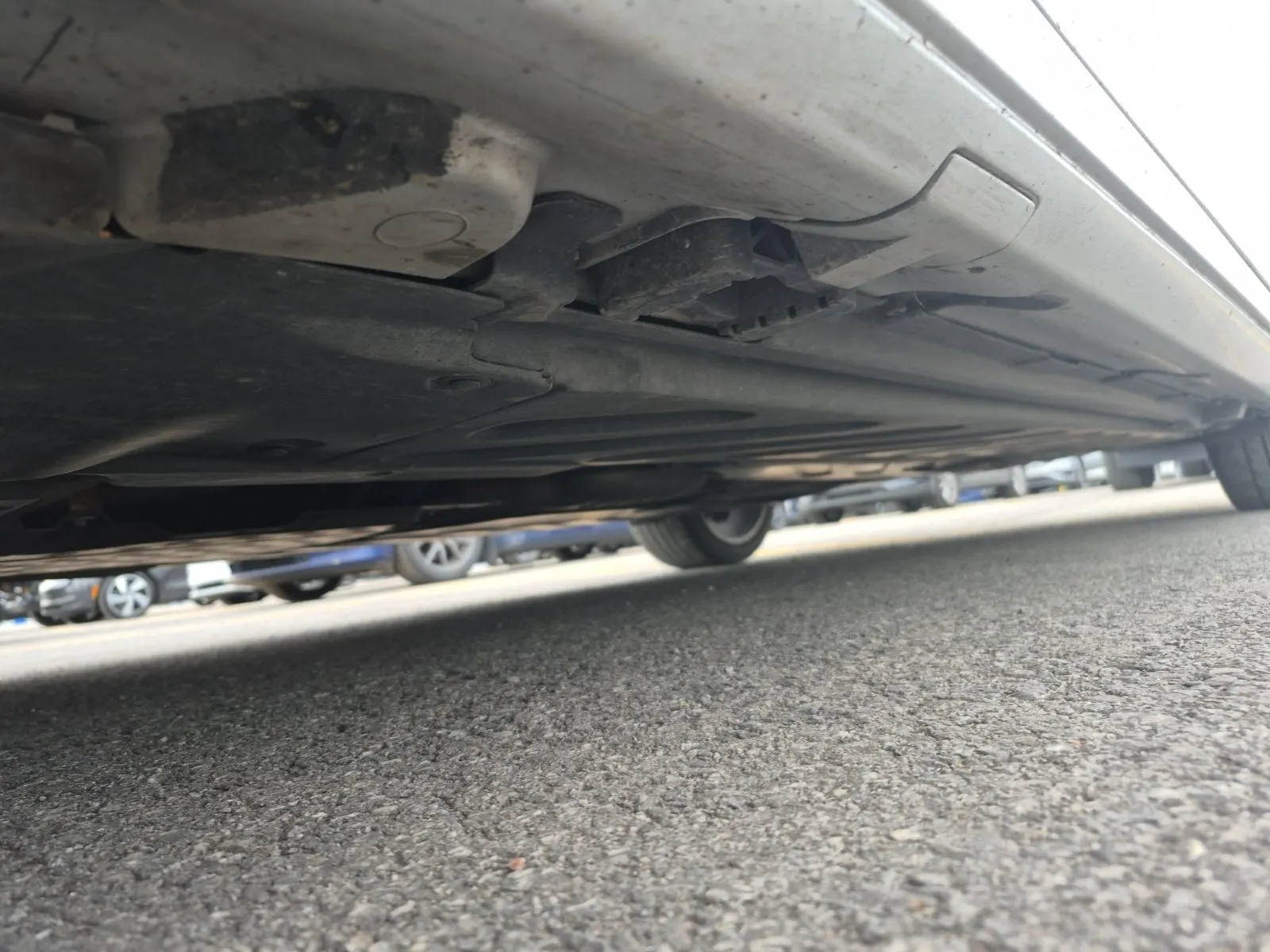 Undercarriage - Driver Photo