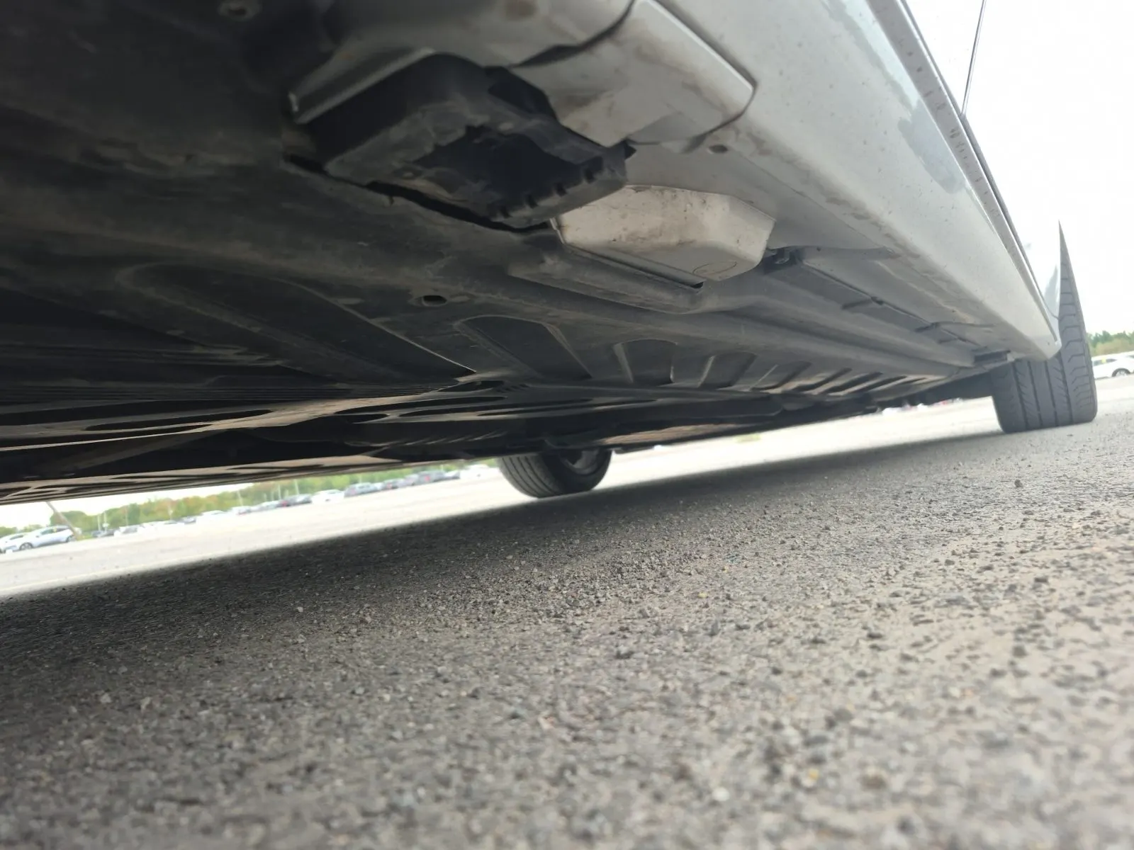 Undercarriage - Passenger Photo