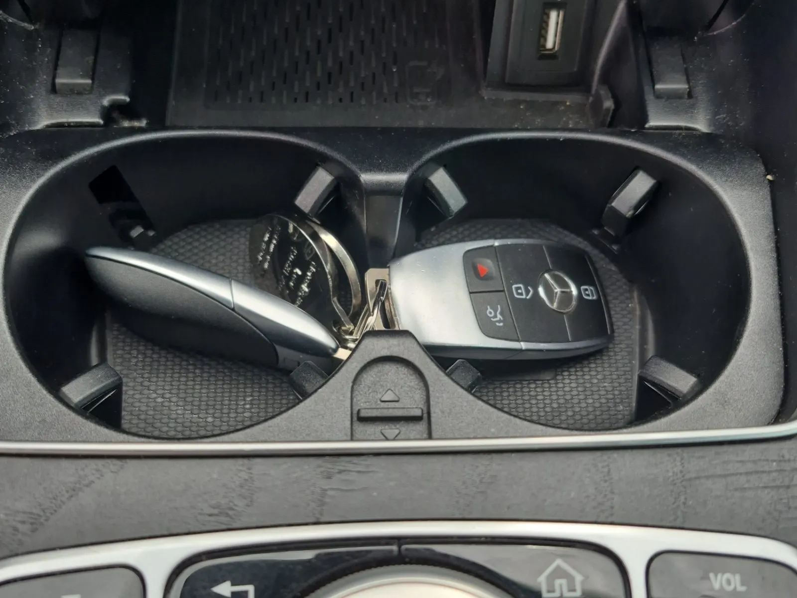 Keys/Fobs/Manual Photo