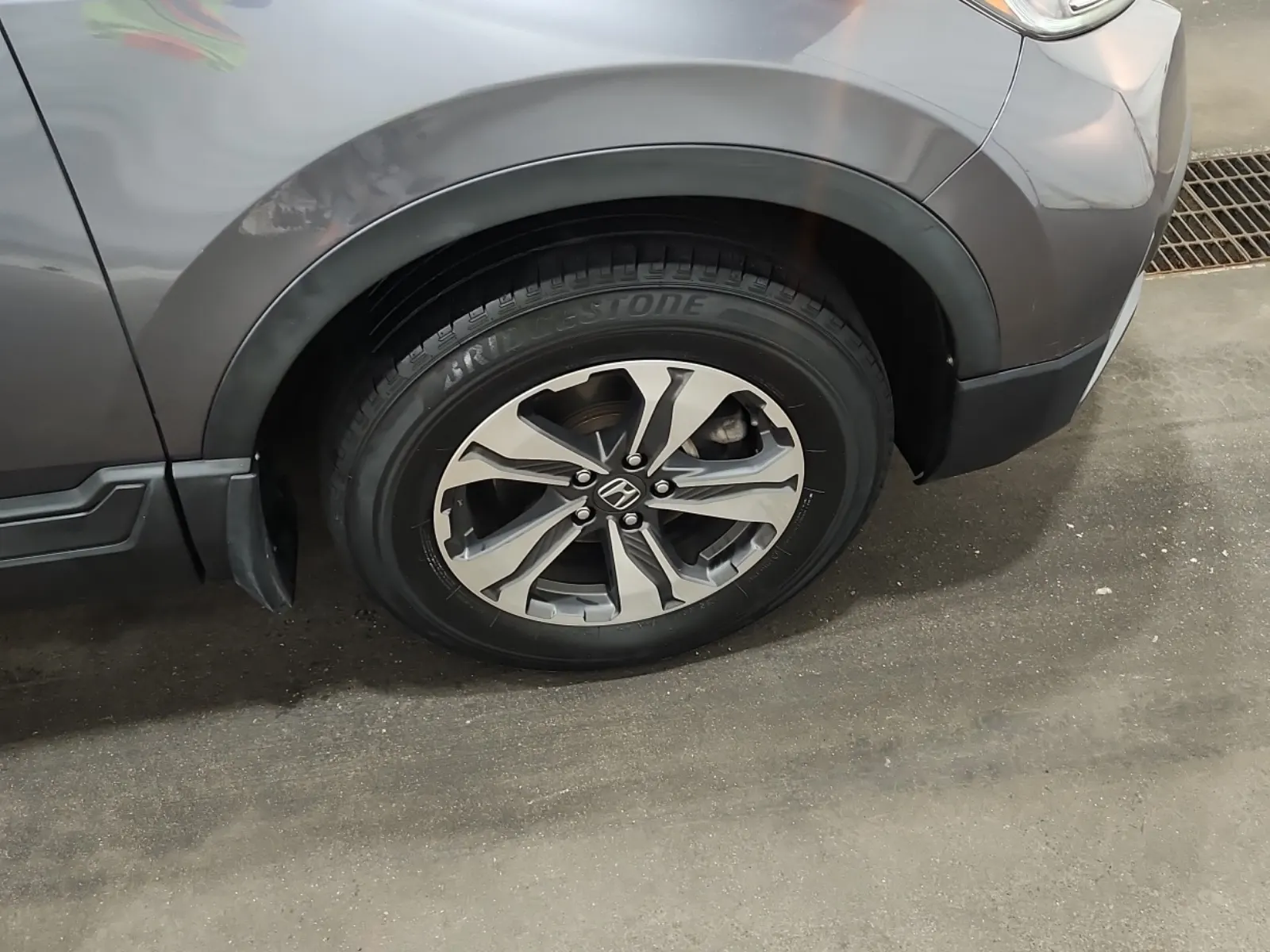Right Front Wheel/Tire Photo