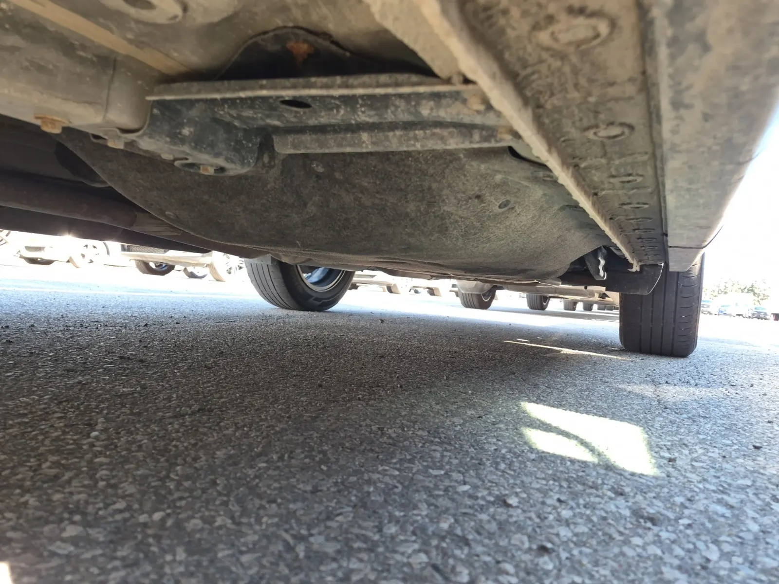 Undercarriage - Driver Photo