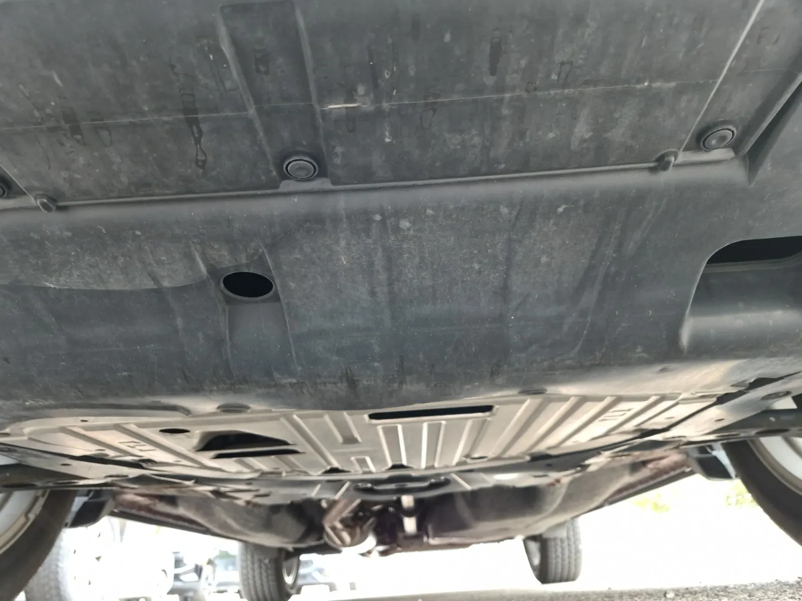 Undercarriage - Front Photo