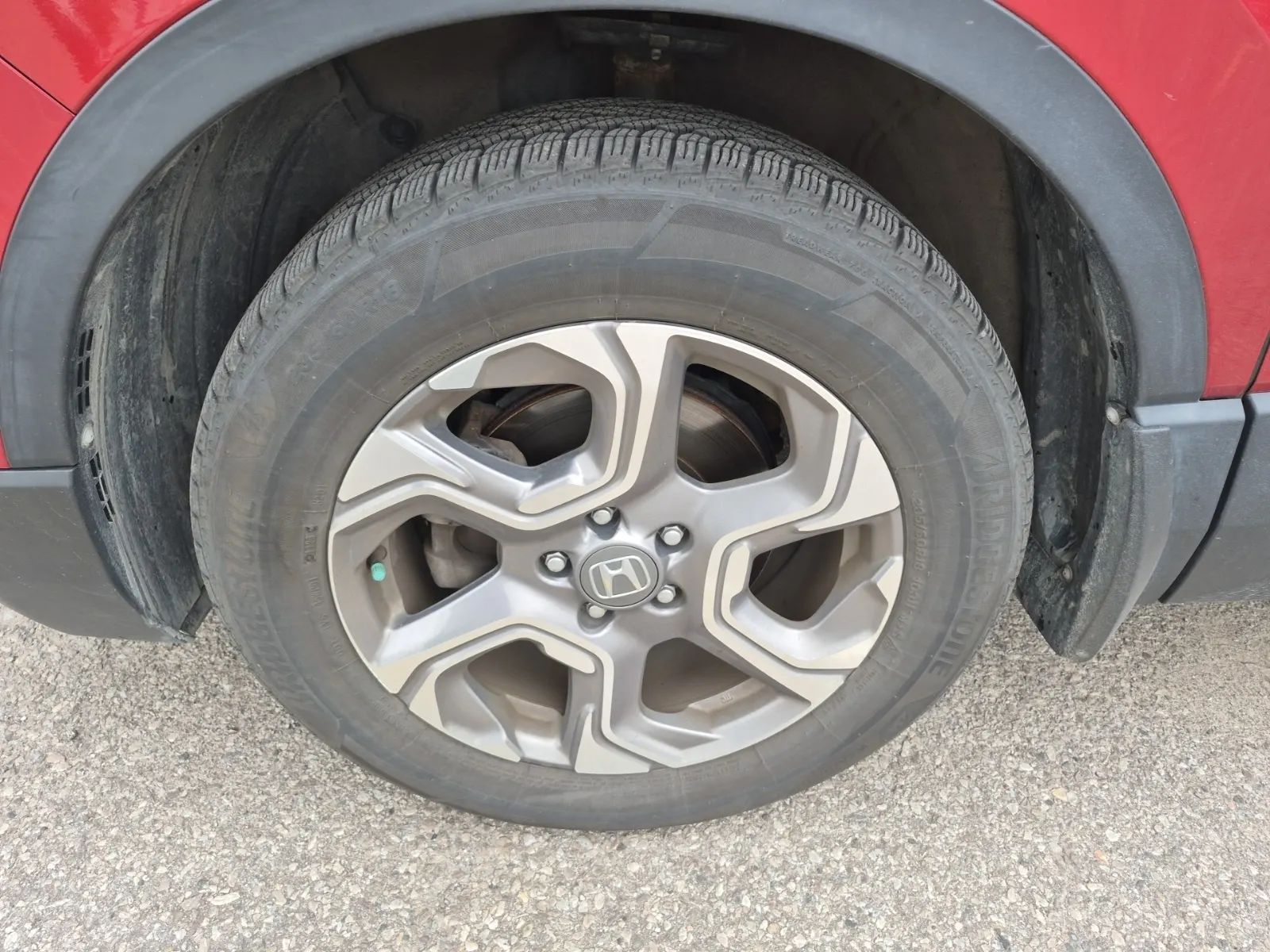 Front driver wheel/tire photo
