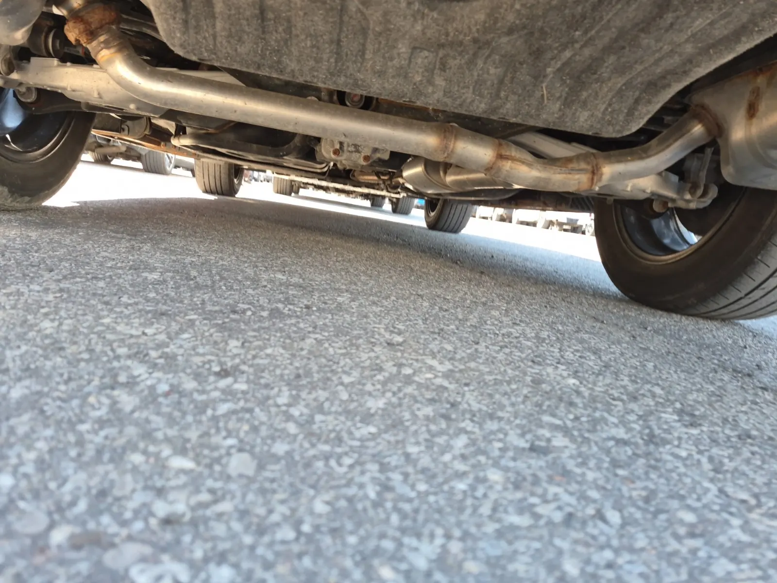 Undercarriage - Rear Photo
