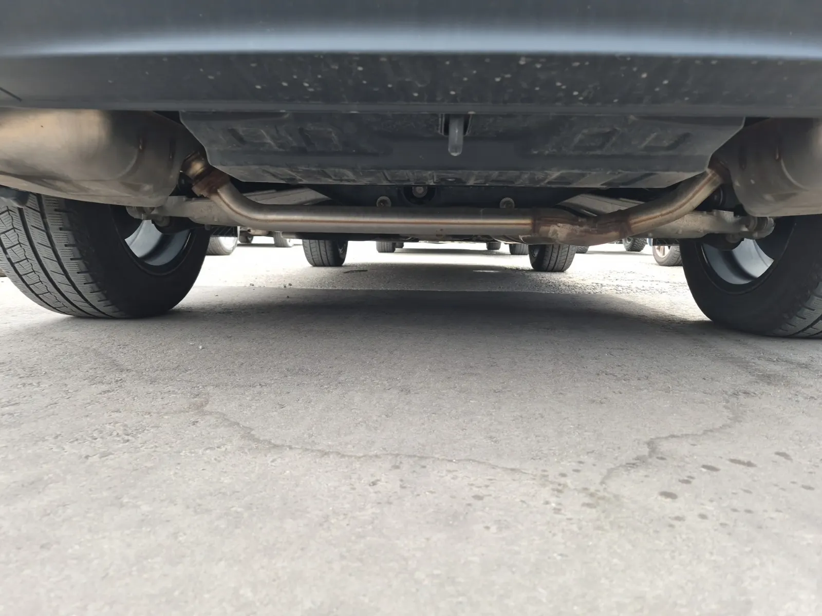 Undercarriage - Rear Photo