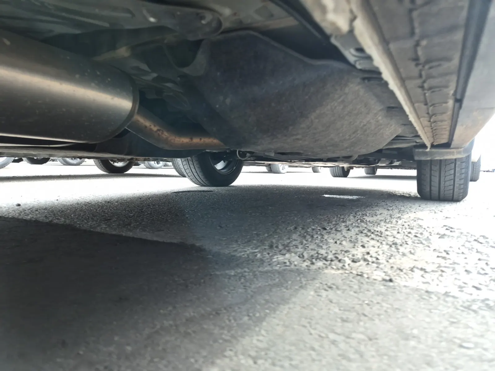 Undercarriage - Passenger Photo