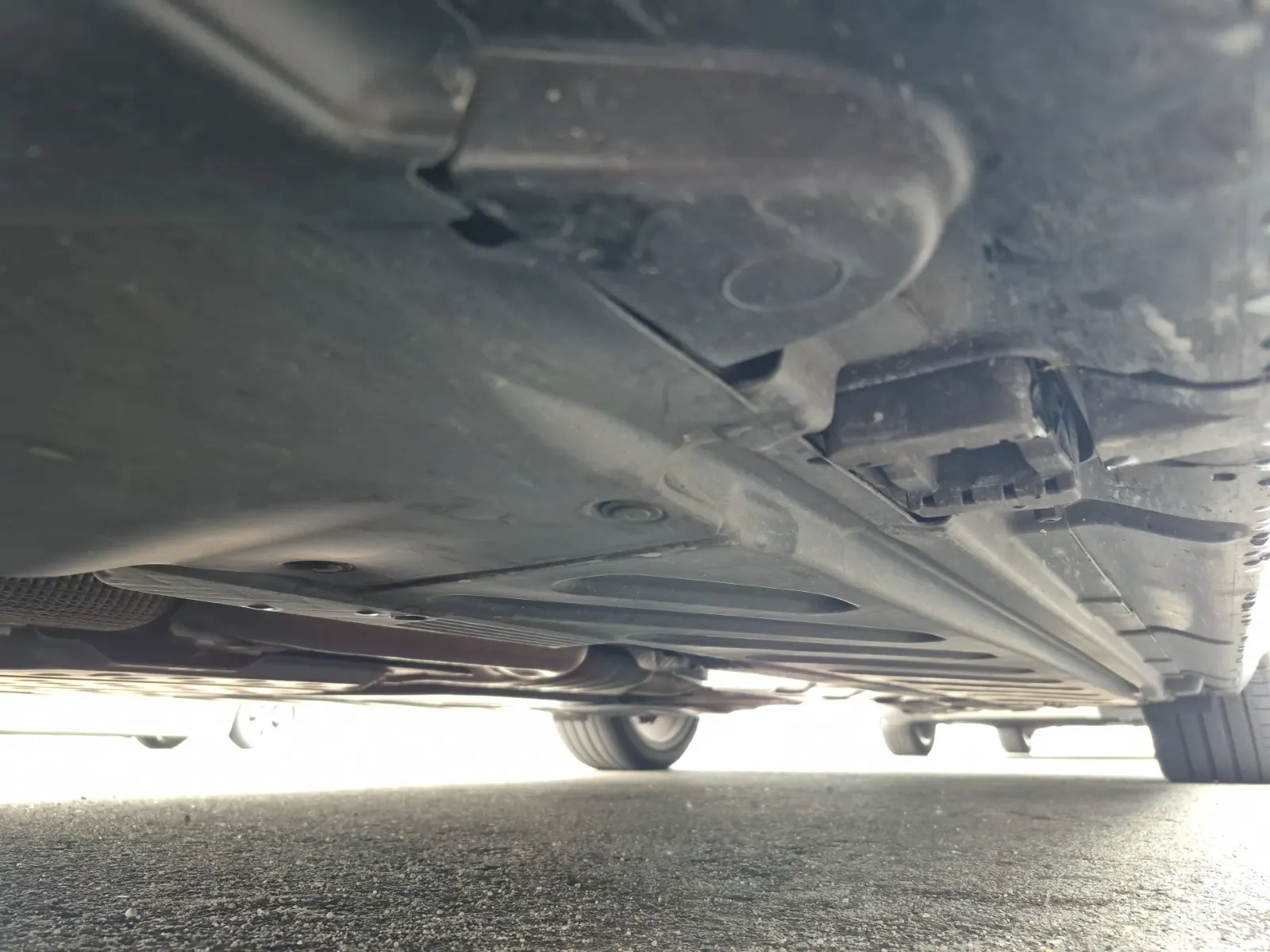 Undercarriage - Driver Photo