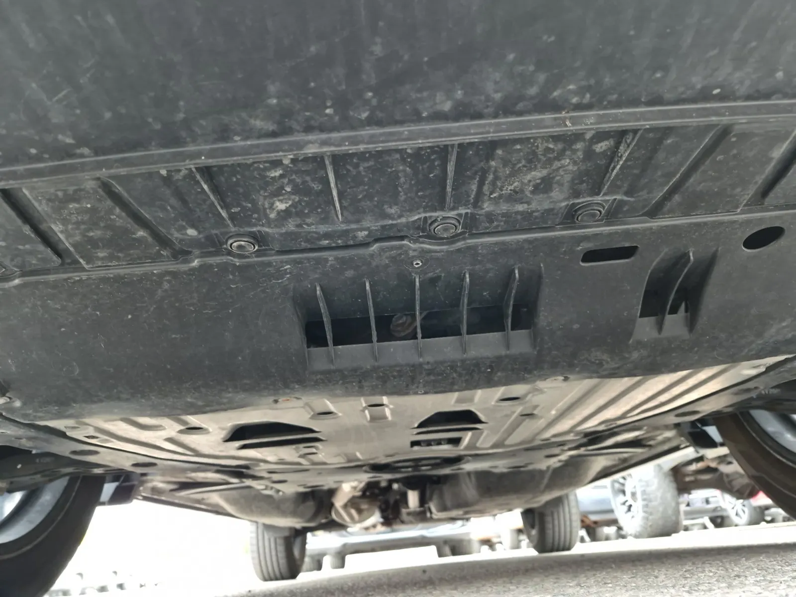 Undercarriage - Front Photo