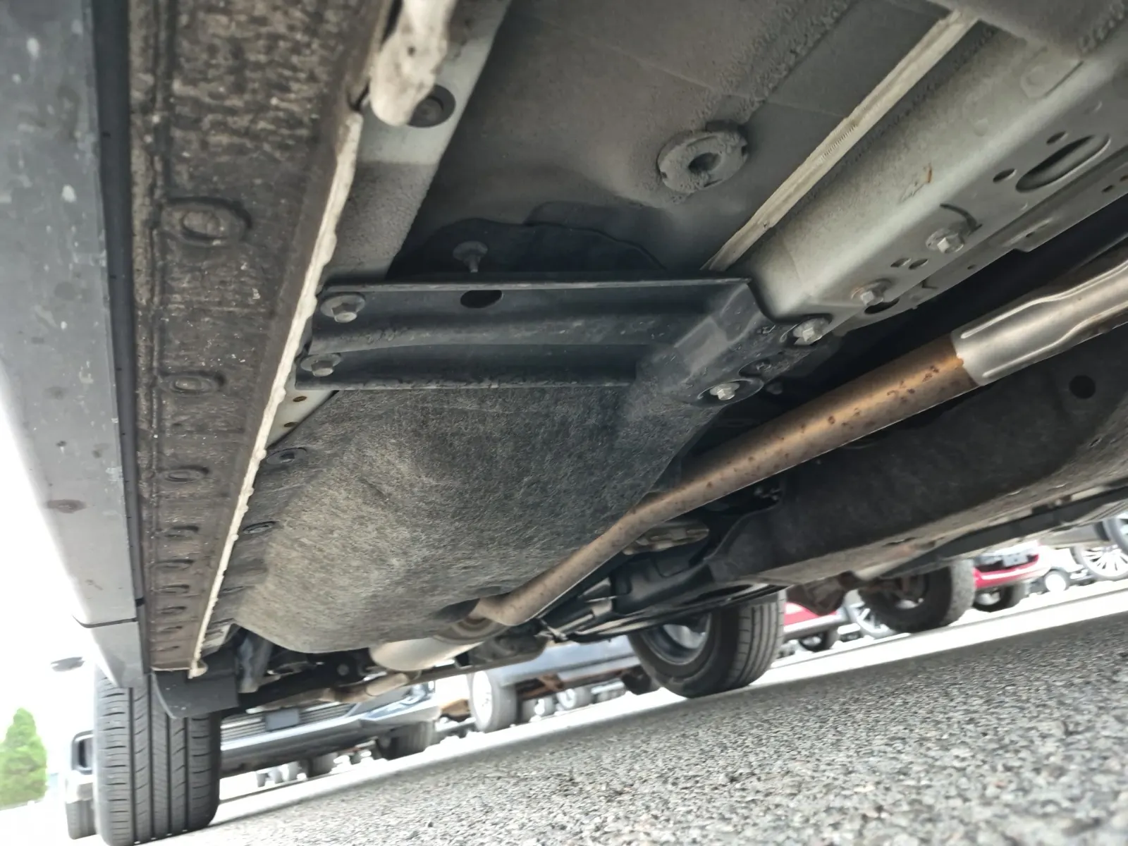Undercarriage - Passenger Photo