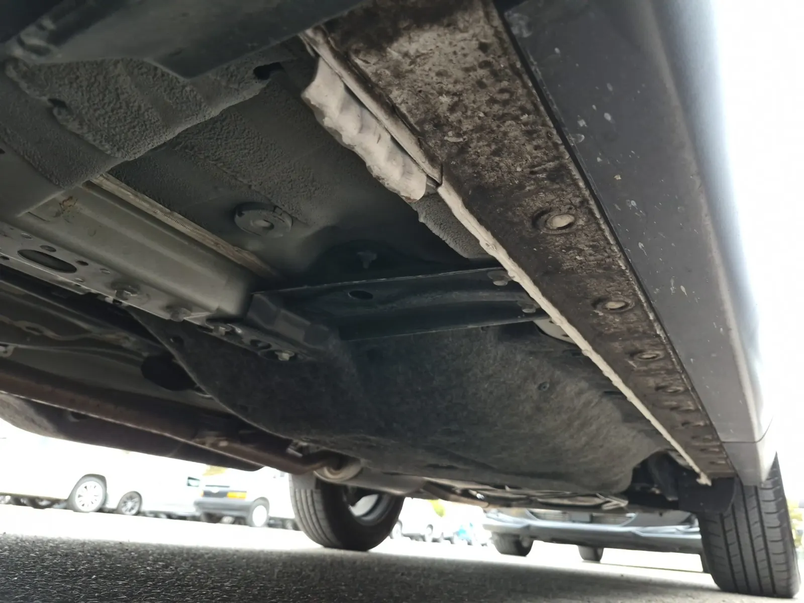 Undercarriage - Driver Photo