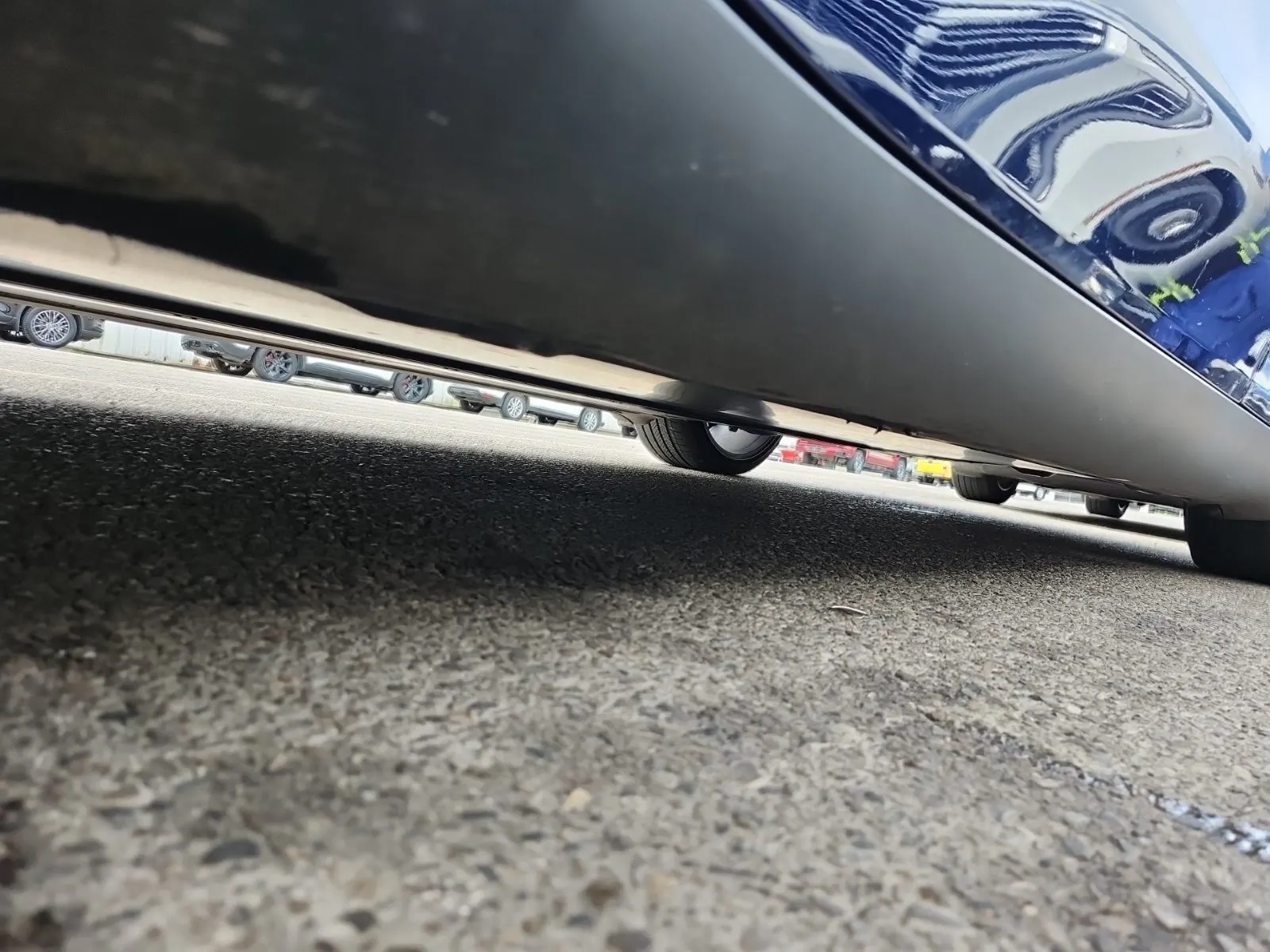 Undercarriage - Driver Photo