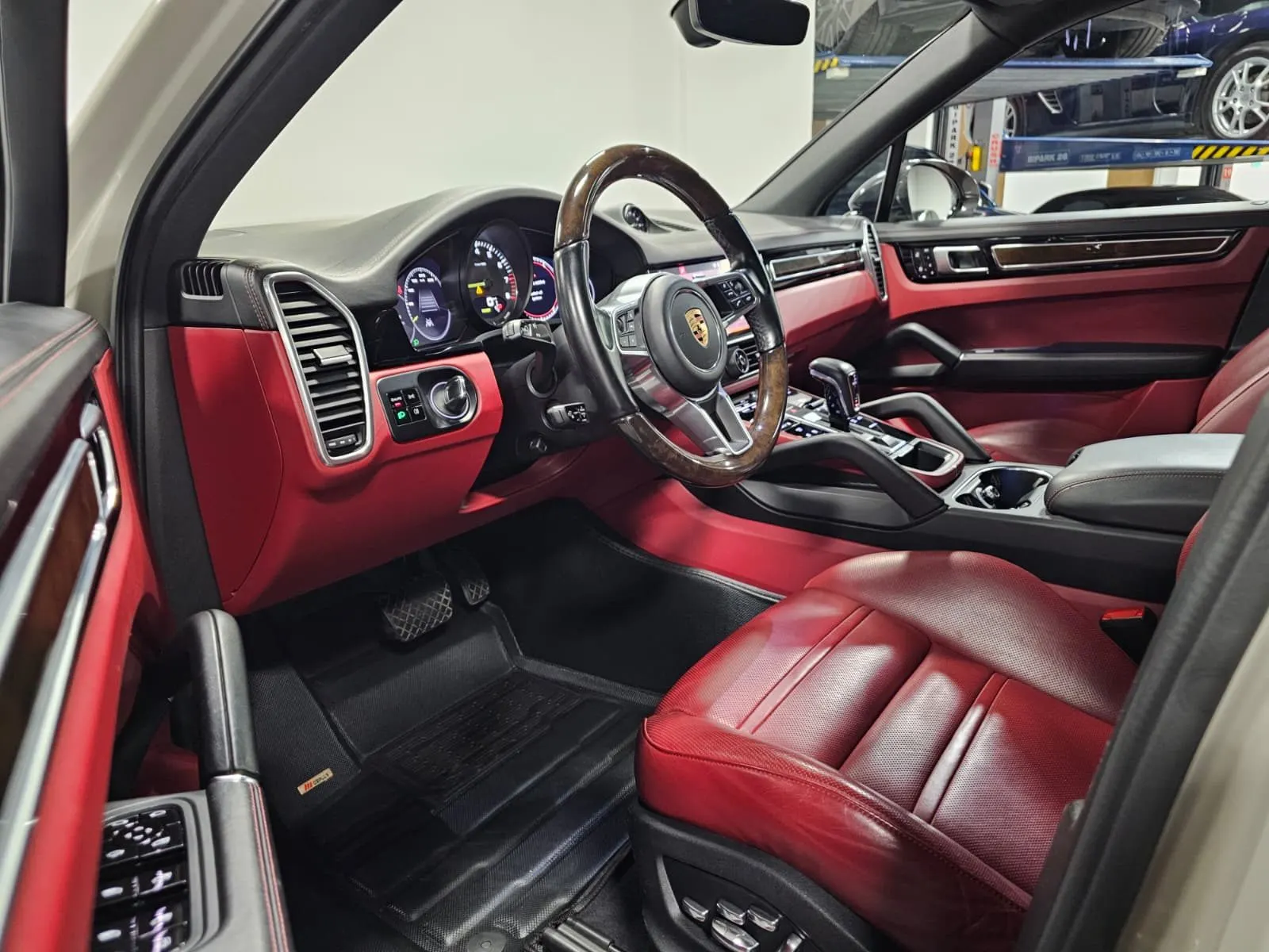 Interior driver side