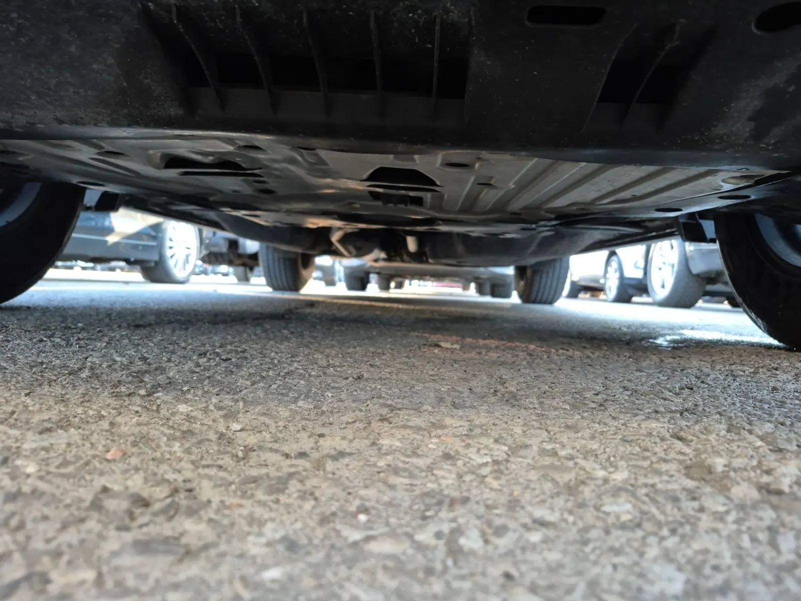 Undercarriage - Front Photo