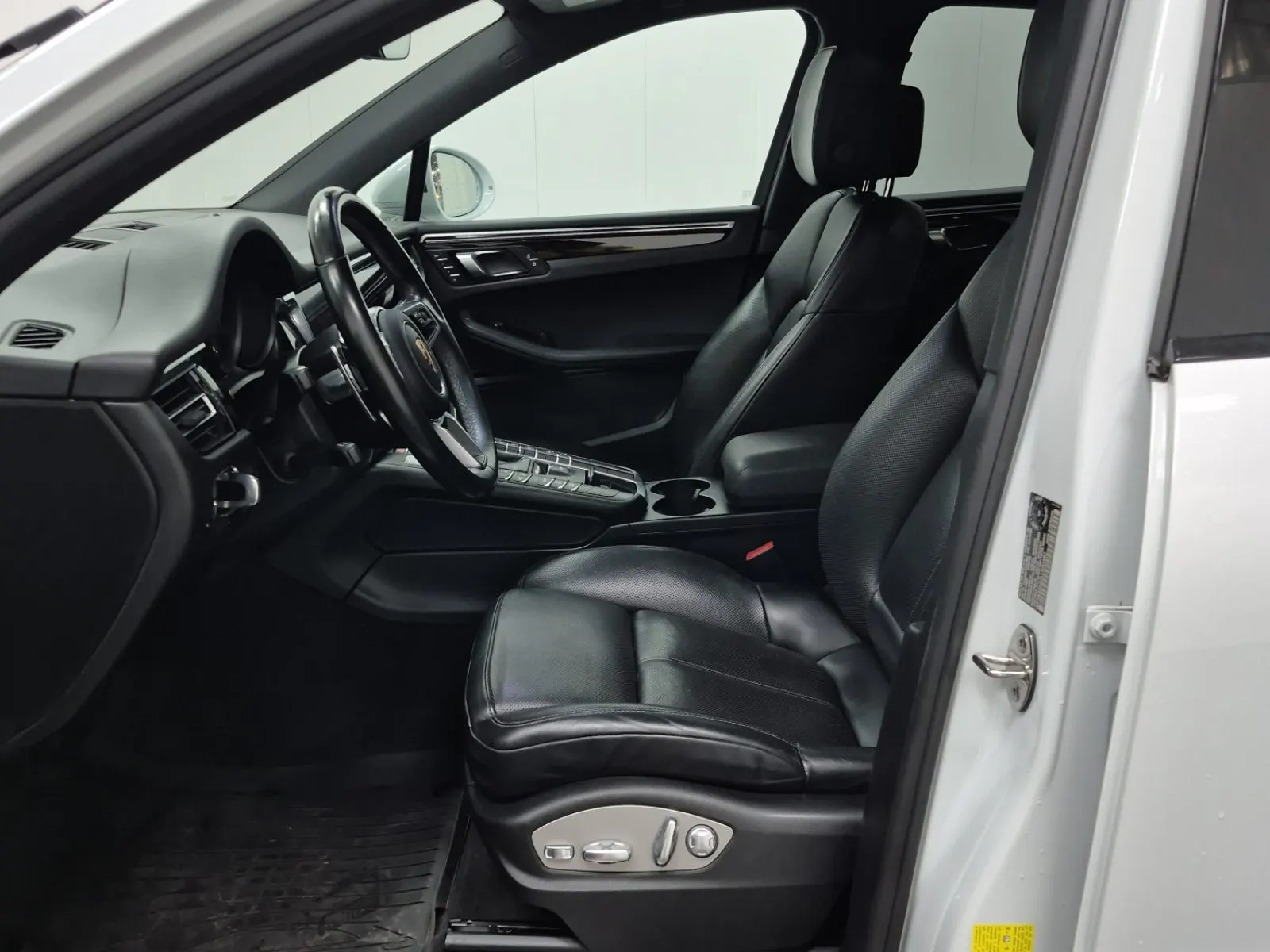 Front Interior Photo