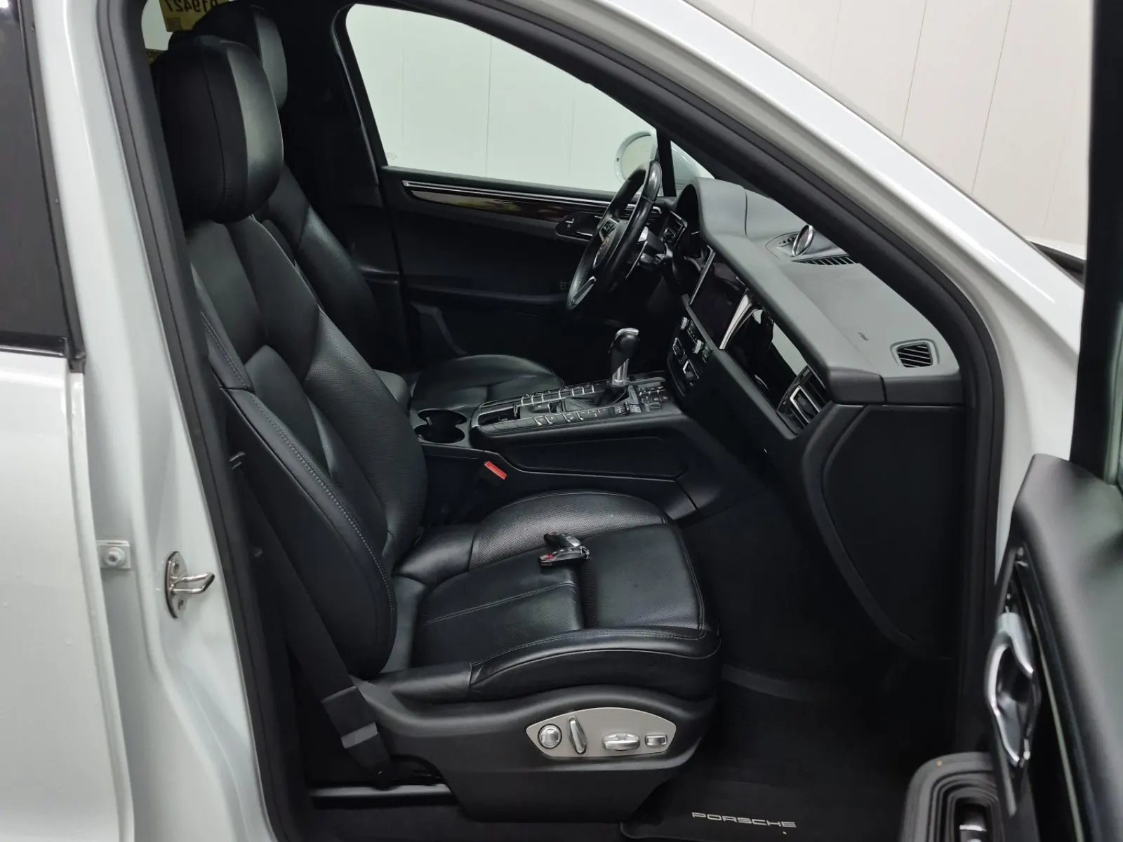 Right Side Interior Photo