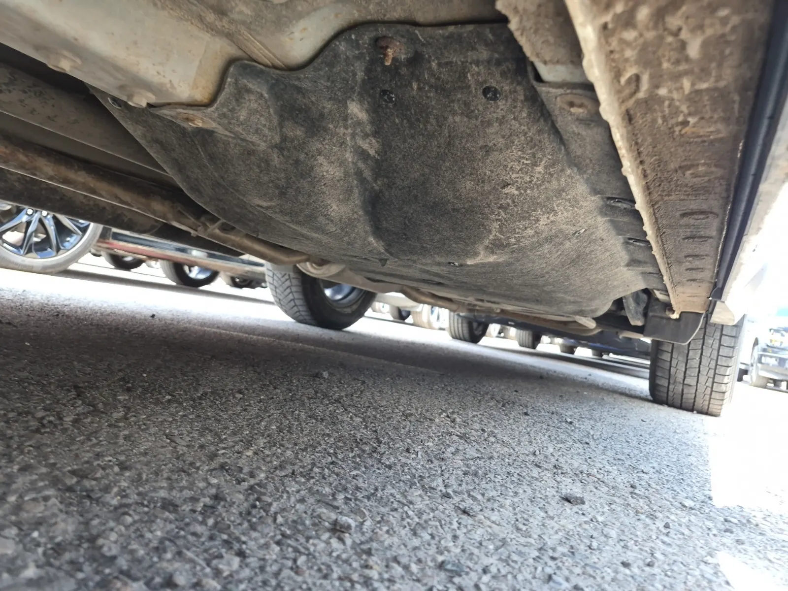 Undercarriage - Driver Photo