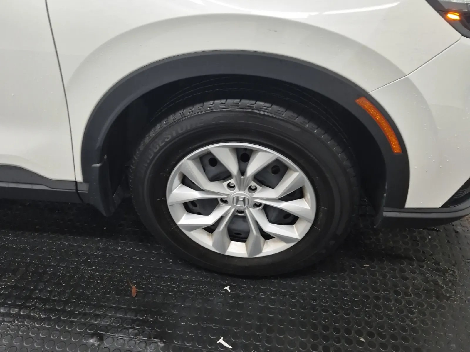 Right Front Wheel/Tire Photo