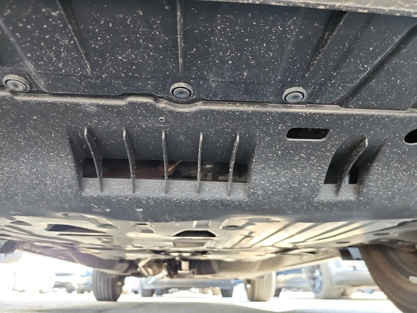 Undercarriage - Front Photo