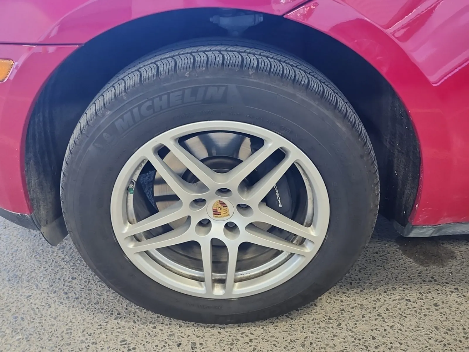 Front driver wheel/tire photo
