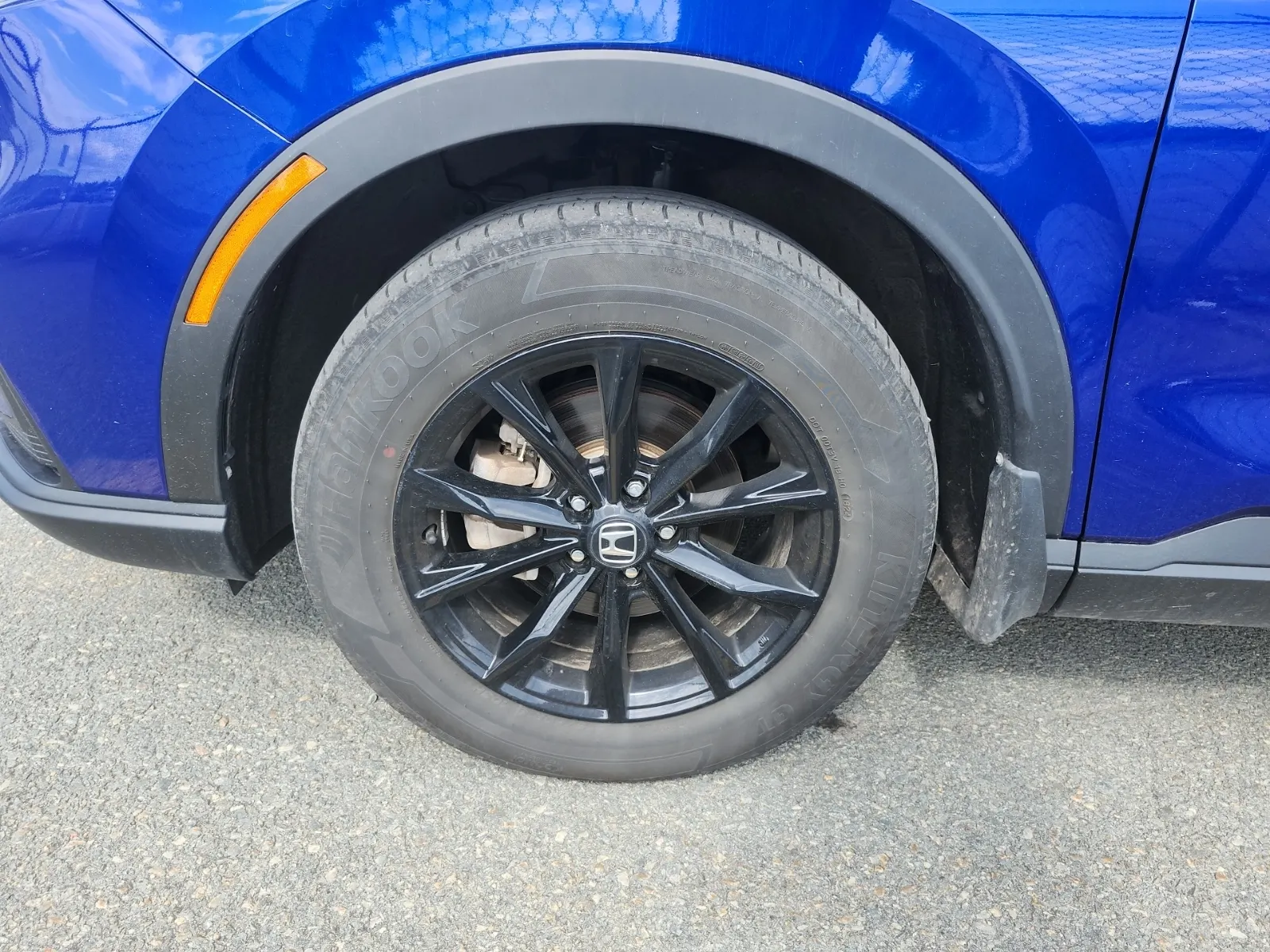 Front driver wheel/tire photo