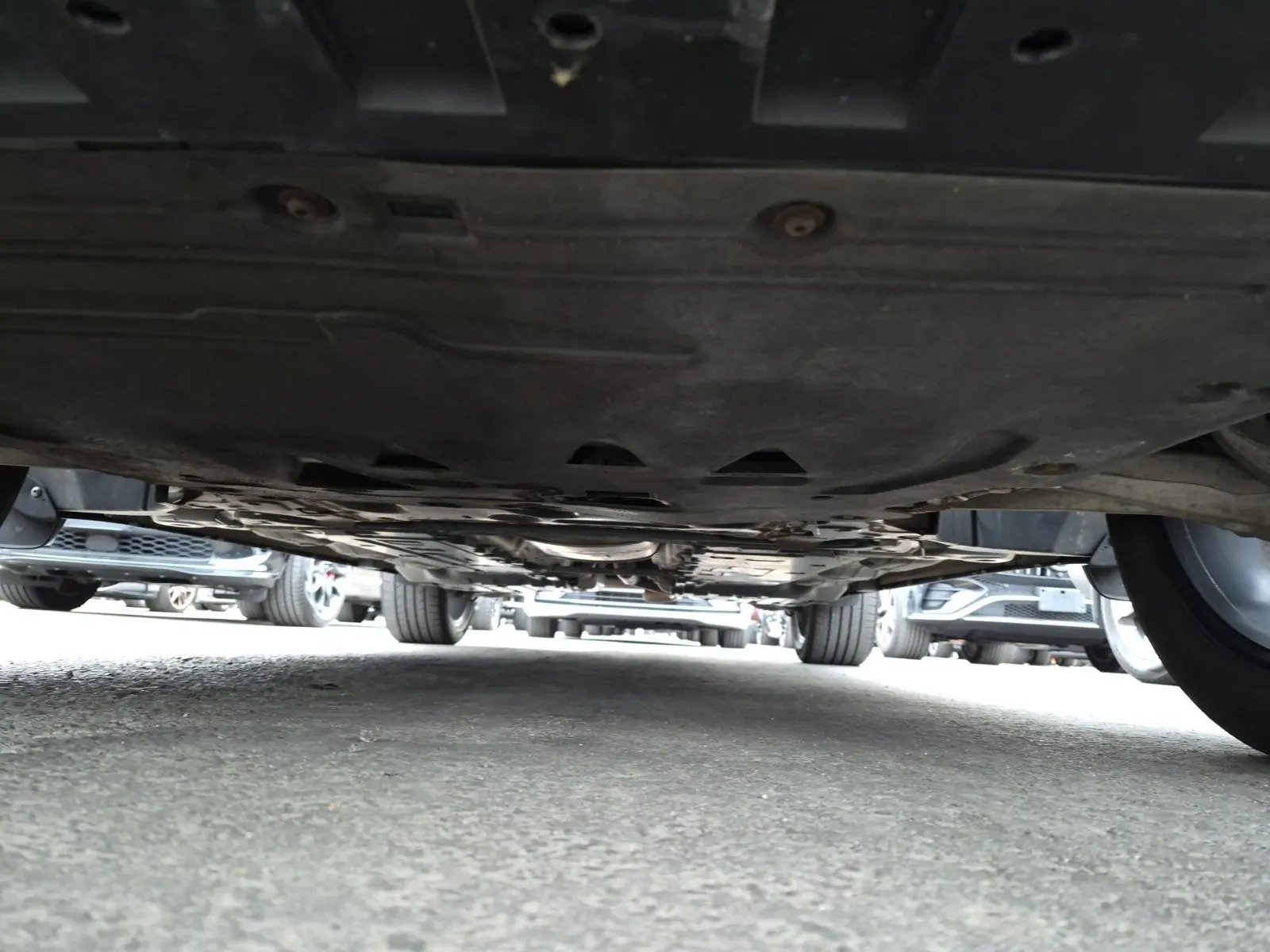 Undercarriage - Front Photo