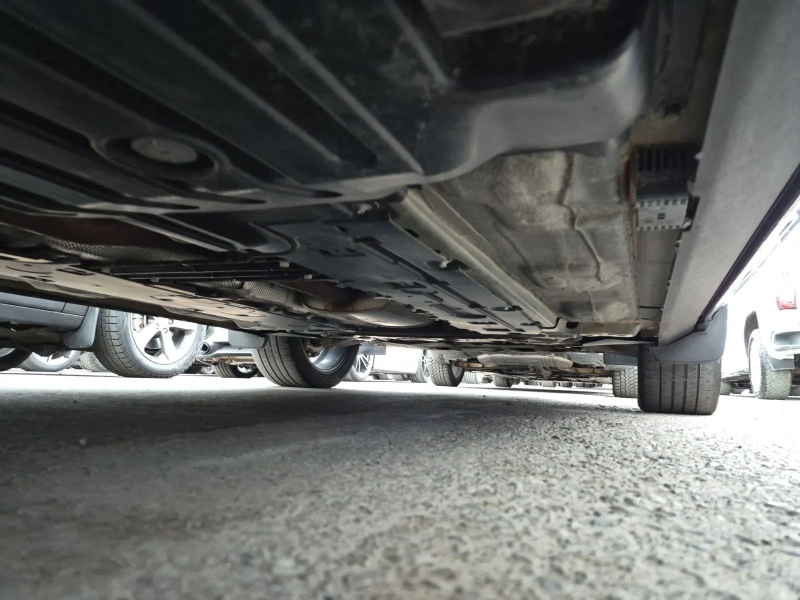 Undercarriage - Passenger Photo