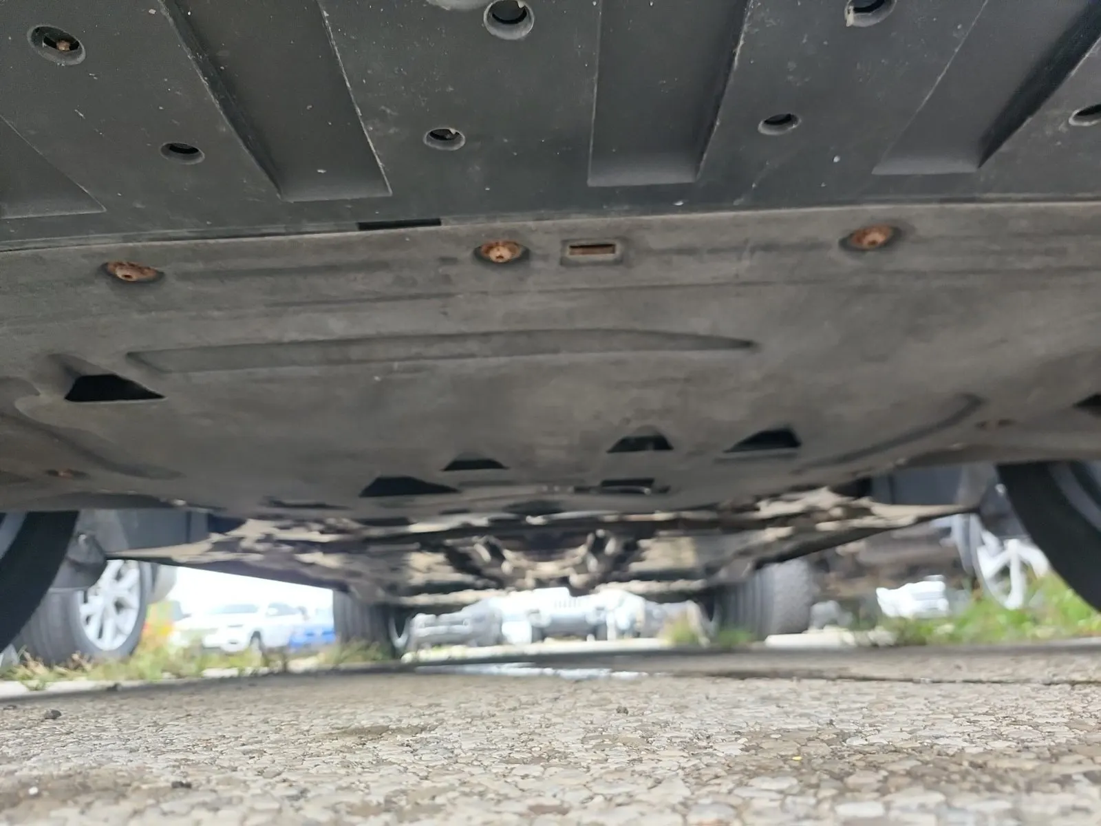 Undercarriage - Front Photo