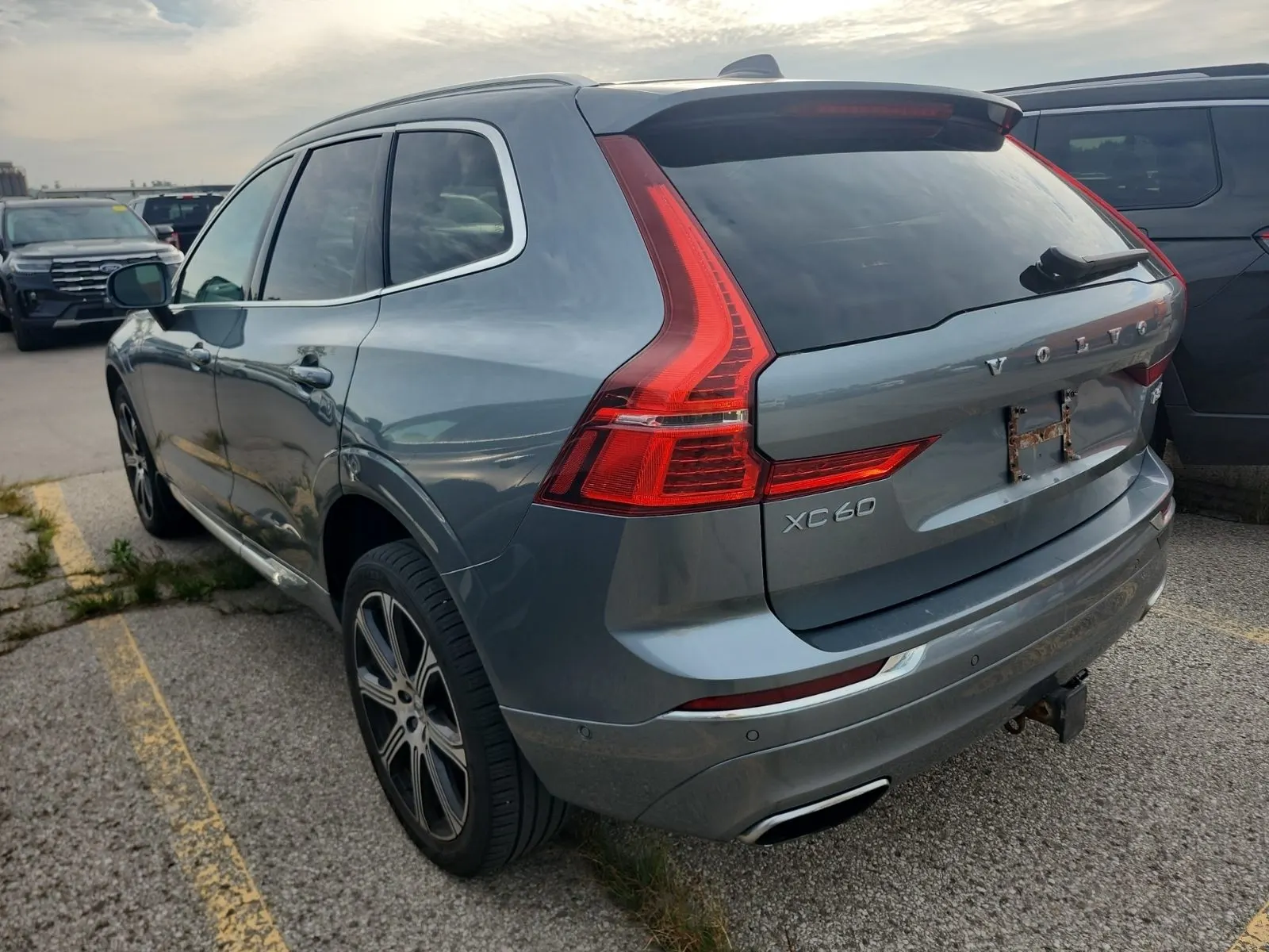 Driver Rear 3/4 Photo