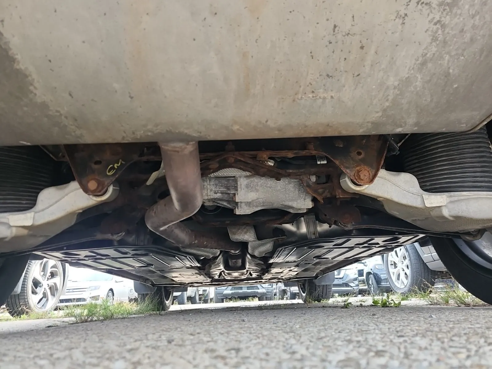 Undercarriage - Rear Photo