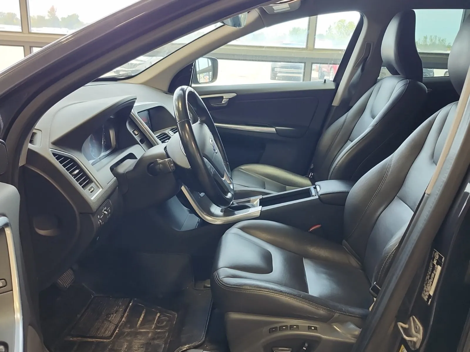 Front Interior Photo