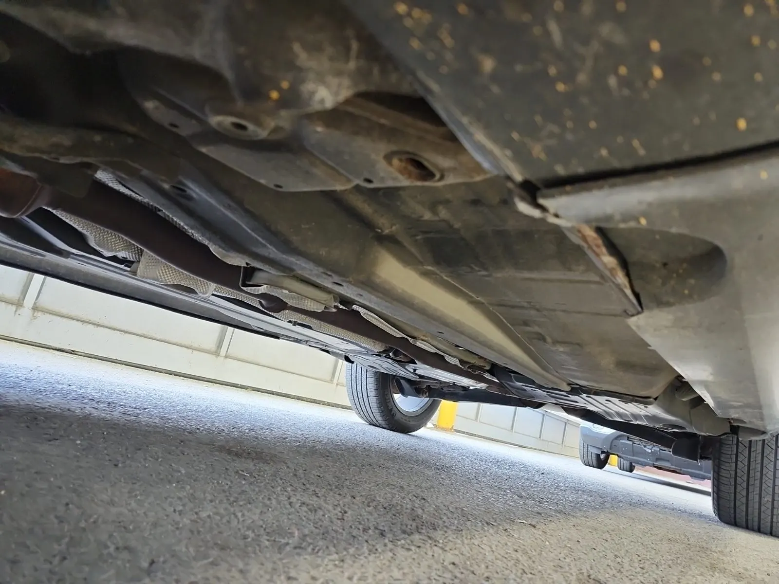 Undercarriage - Driver Photo
