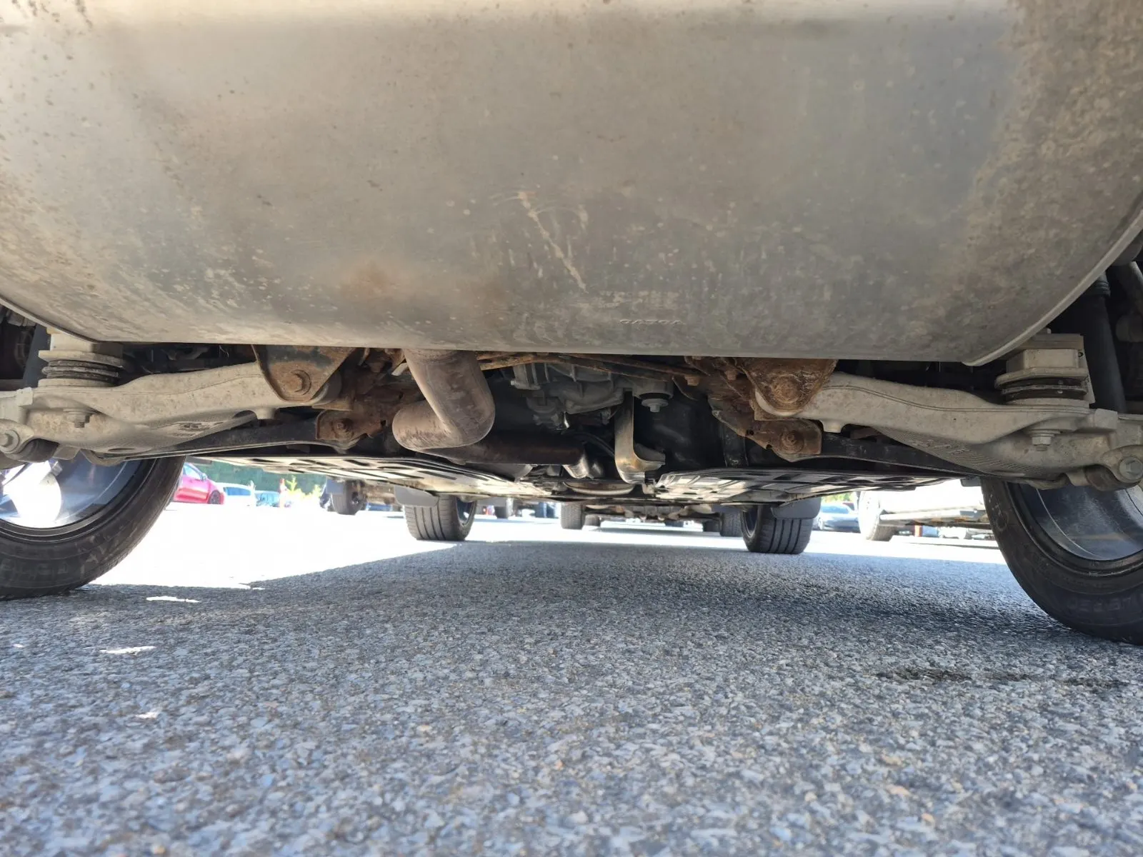 Undercarriage - Rear Photo