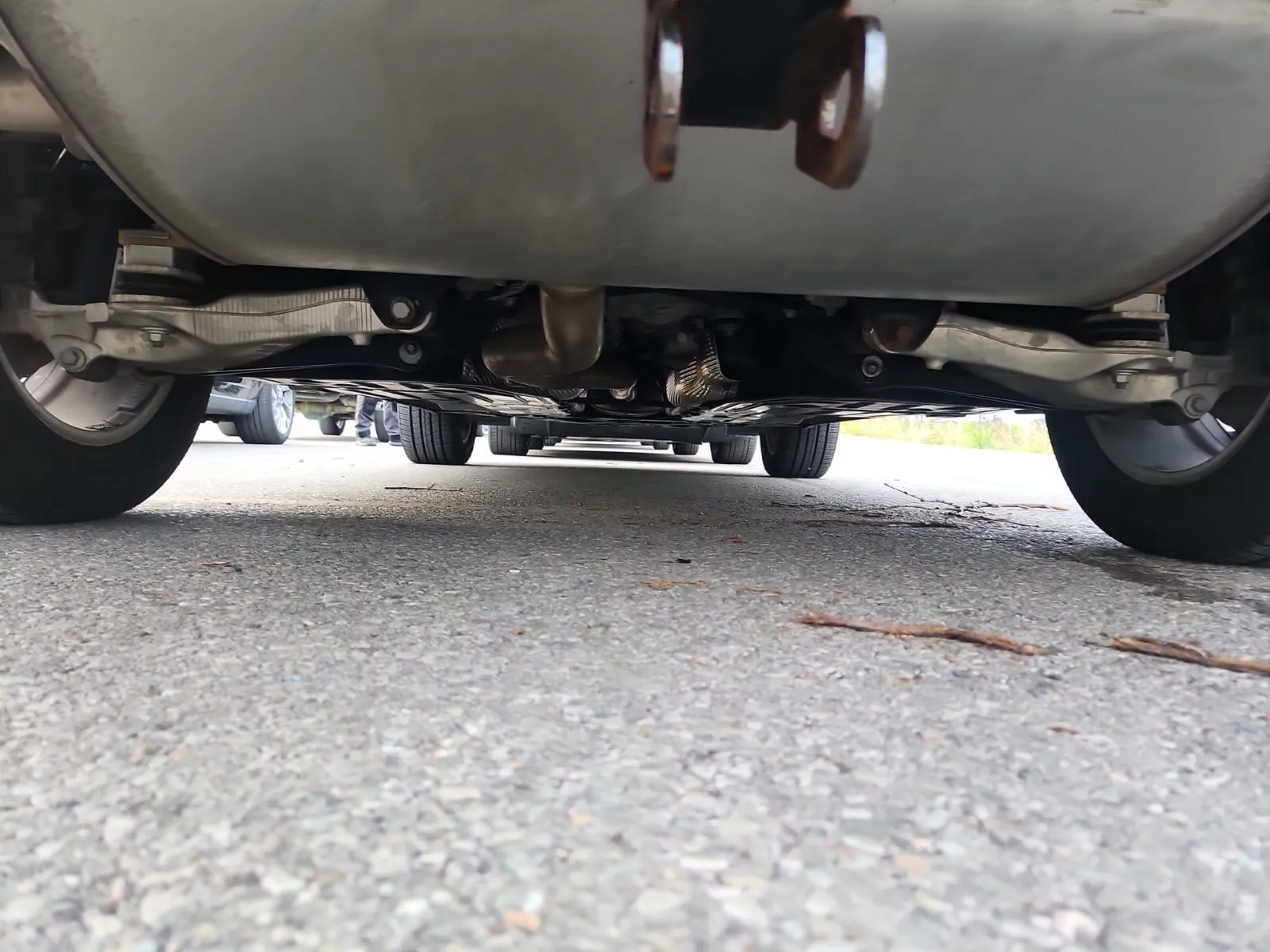 Undercarriage - Rear Photo