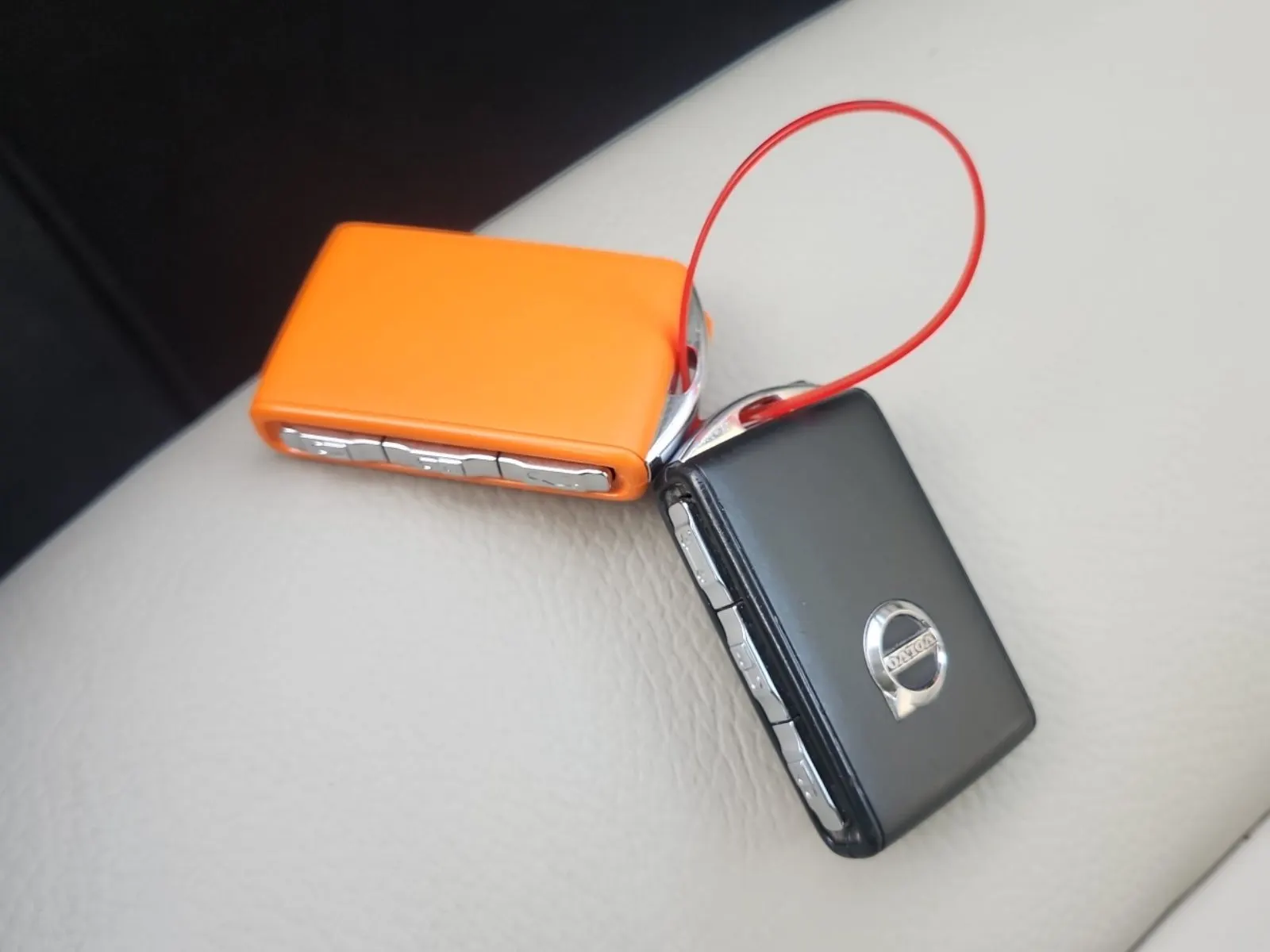 Keys/Fobs/Manual Photo