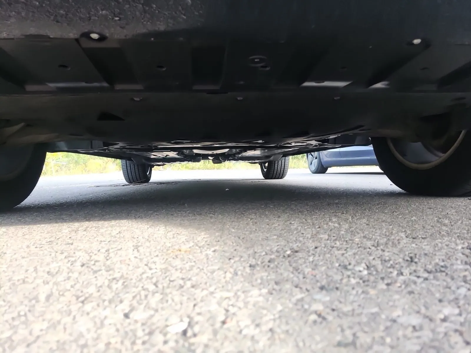 Undercarriage - Front Photo