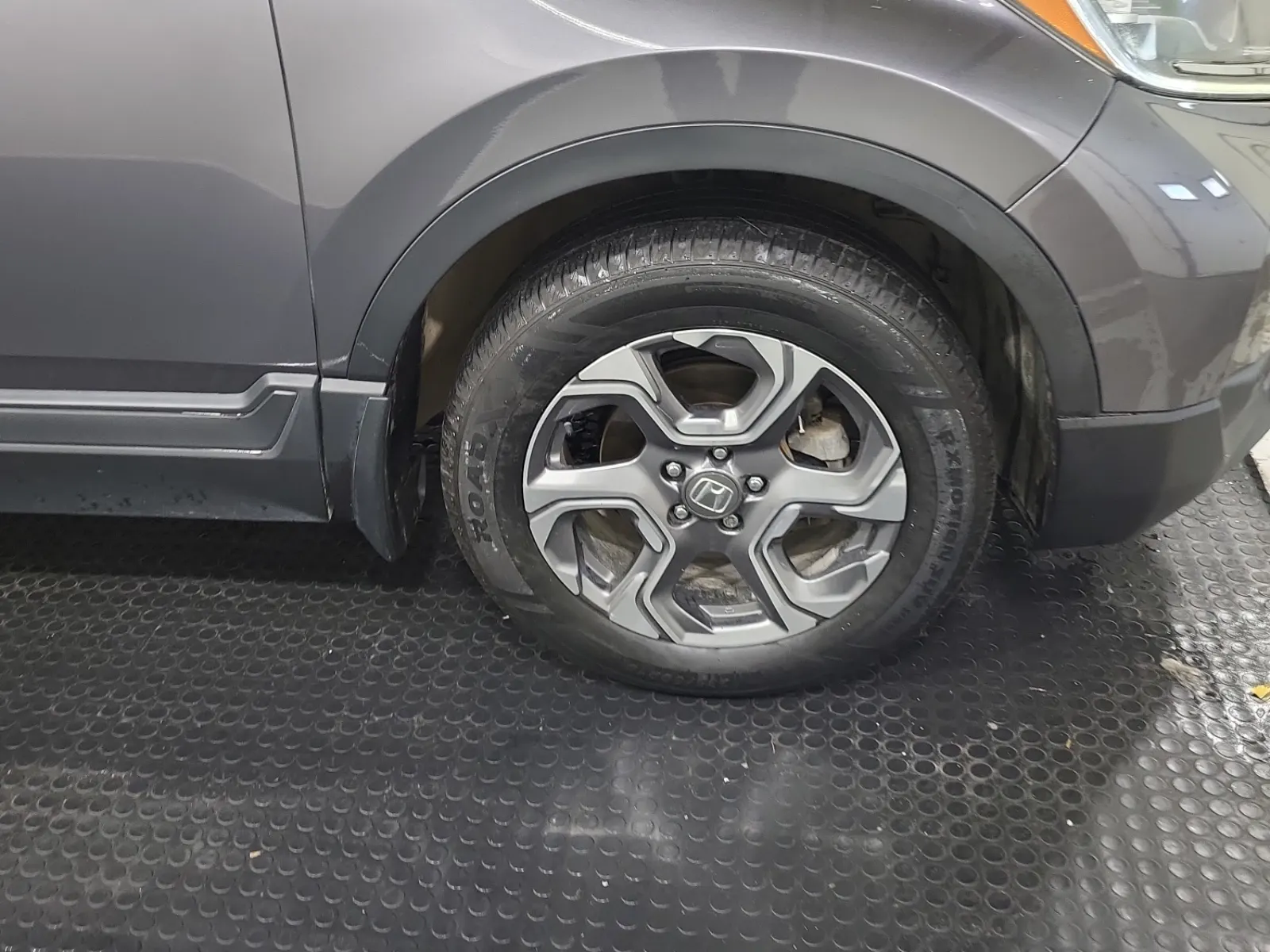 Right Front Wheel/Tire Photo
