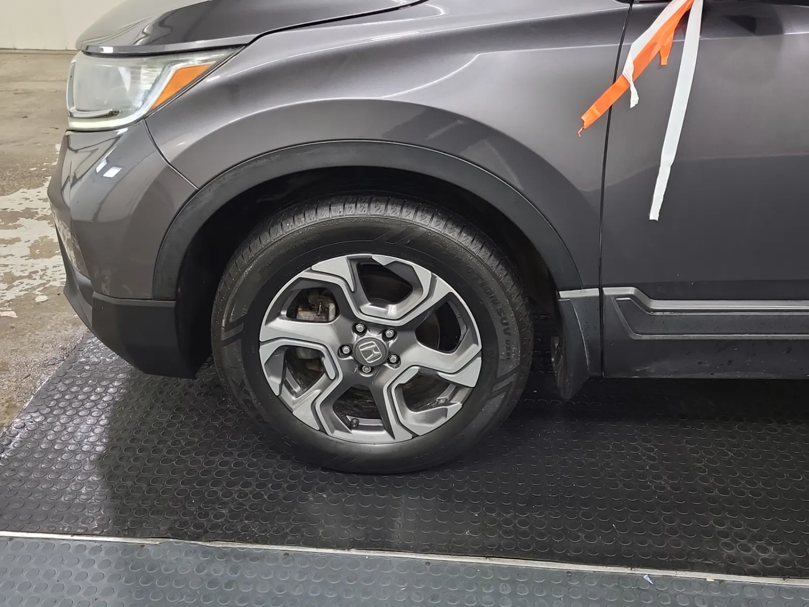 Front driver wheel/tire photo