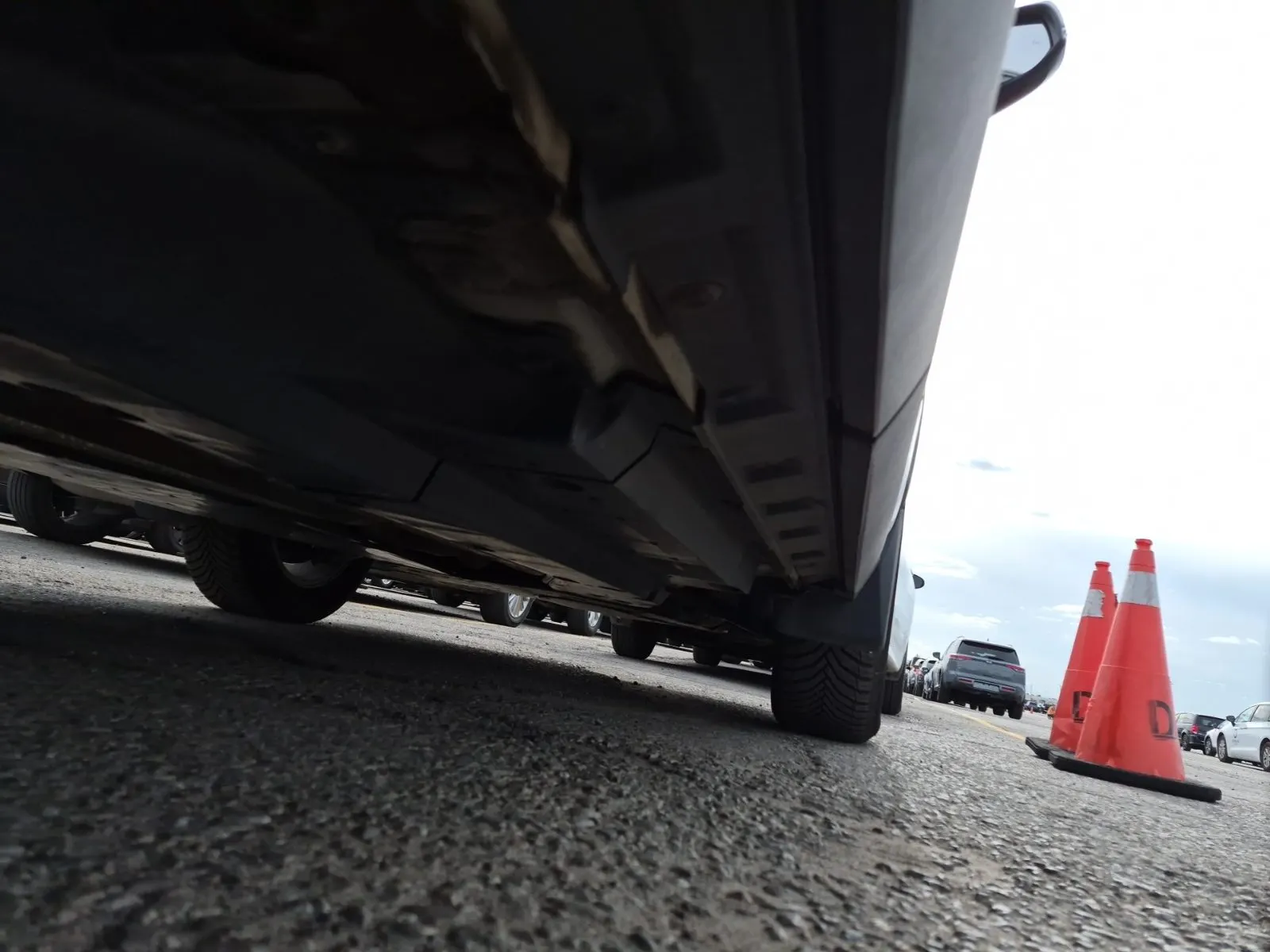Undercarriage - Passenger Photo