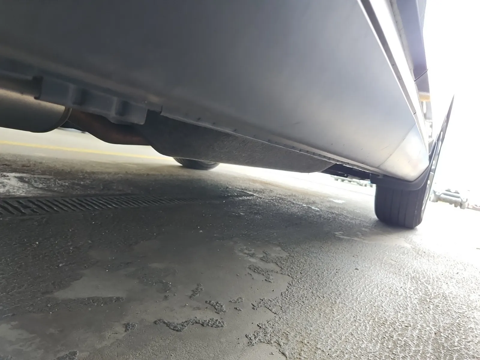 Undercarriage - Passenger Photo