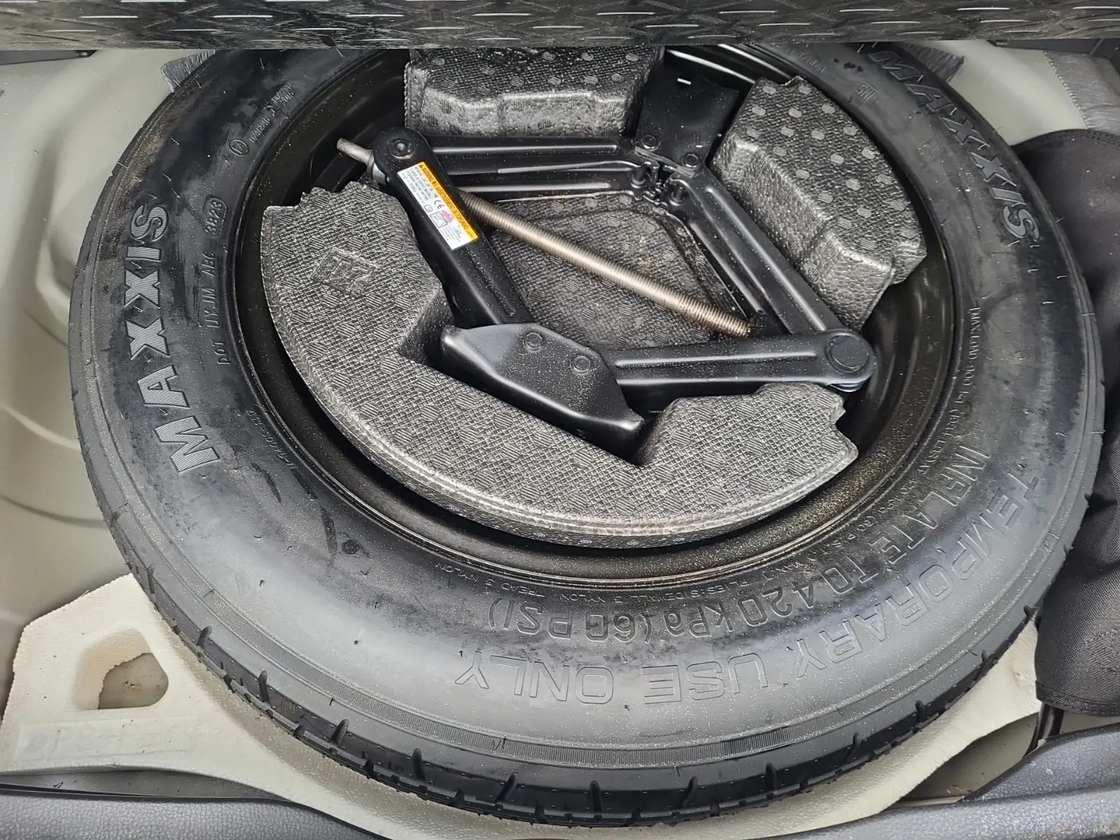 Spare Tire & Wheel Photo