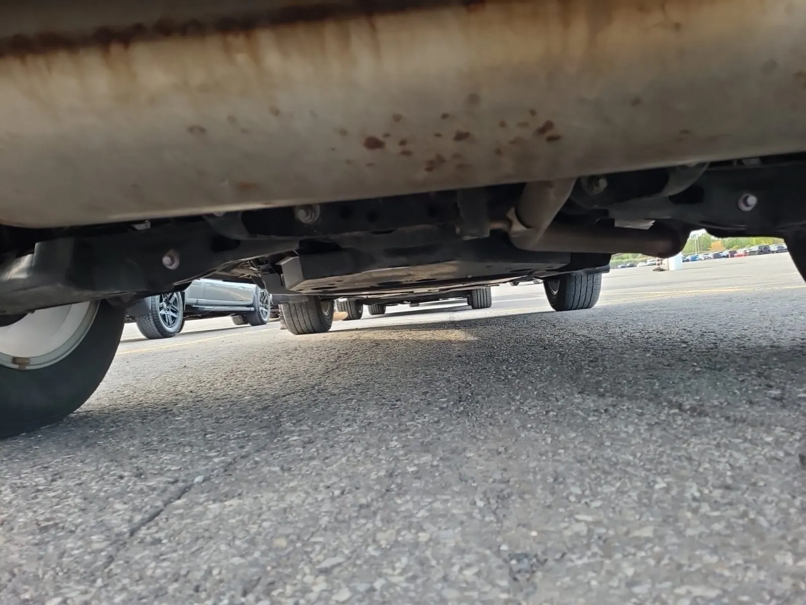 Undercarriage - Rear Photo