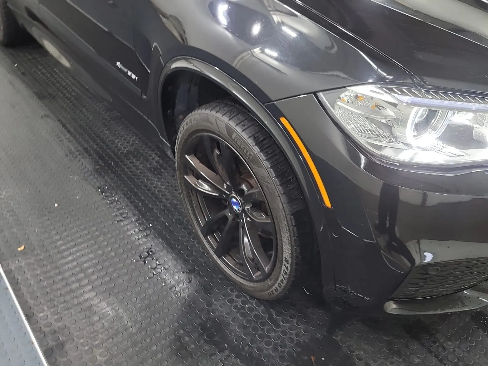 Right Front Wheel/Tire Photo