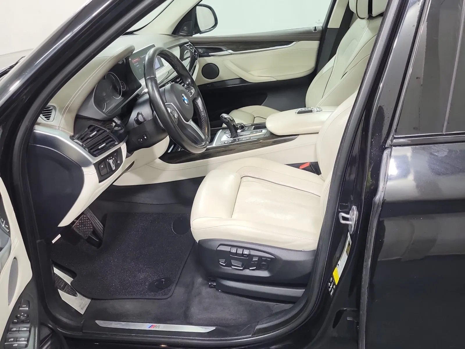 Front Interior Photo