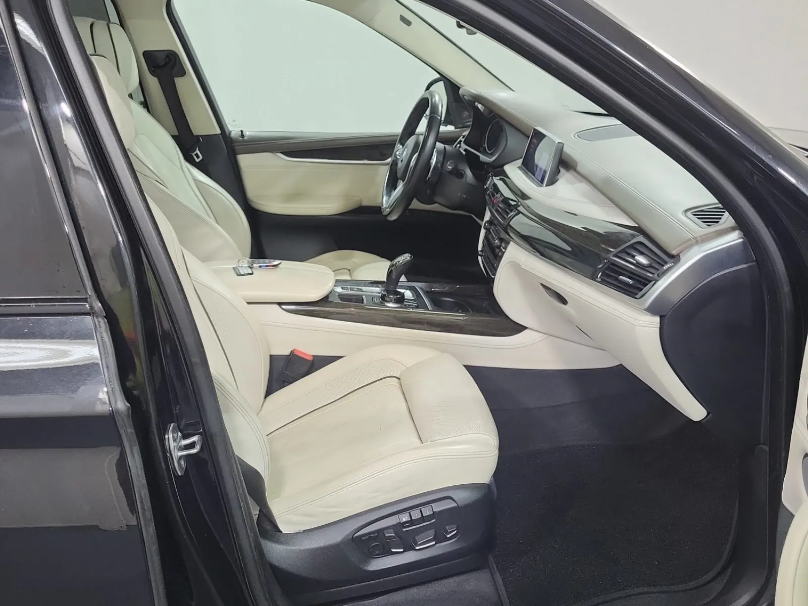 Right Side Interior Photo