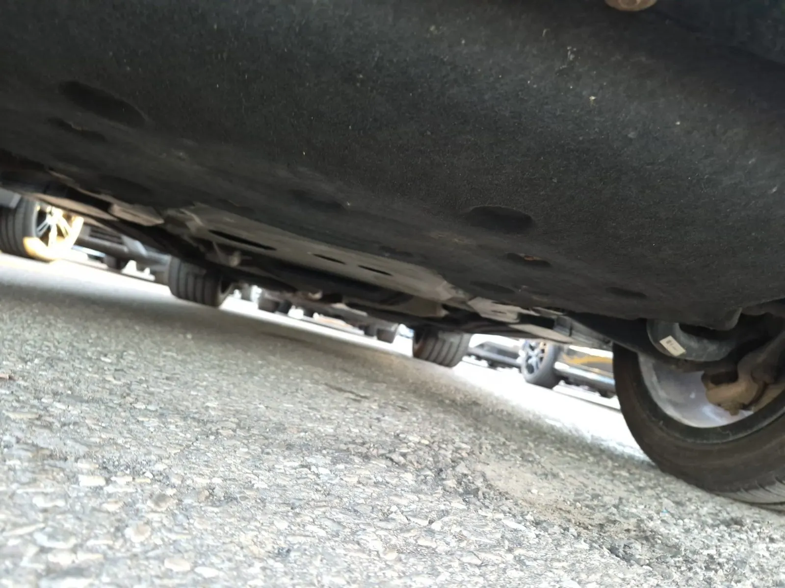 Undercarriage - Front Photo