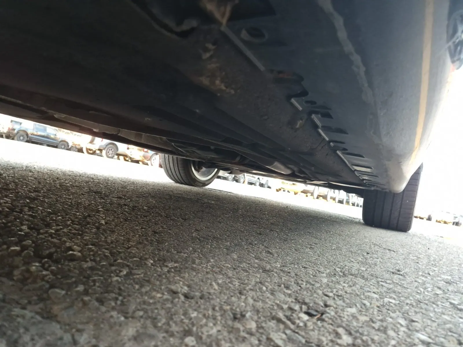 Undercarriage - Passenger Photo